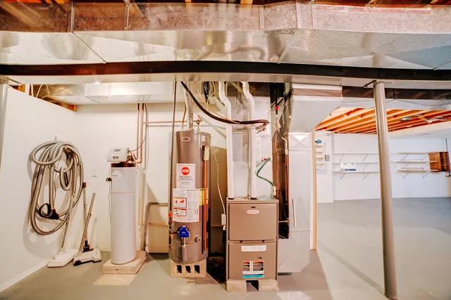 $379,900 | 601 Church Street, Crescent City, IL 60928