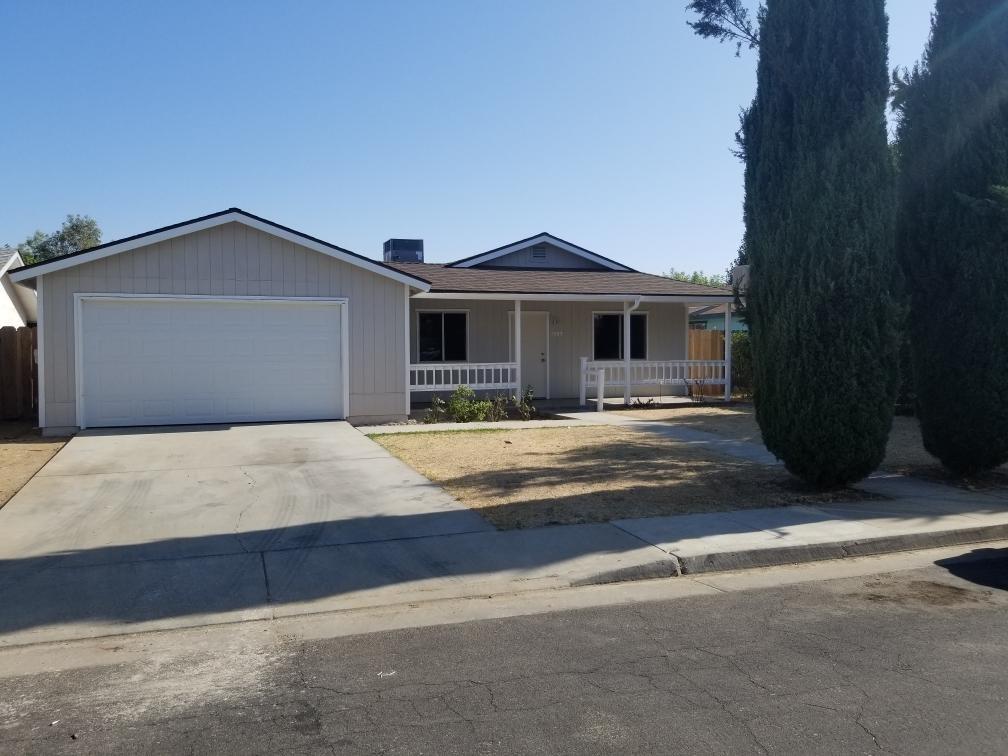 1383 Santa Rosa Circle Reedley, CA 93654 - Photo 1 of 9 Gallery Image 1