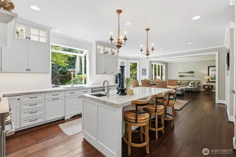 $2,598,000 | 25817 Southeast 31st Place, Sammamish, WA 98075