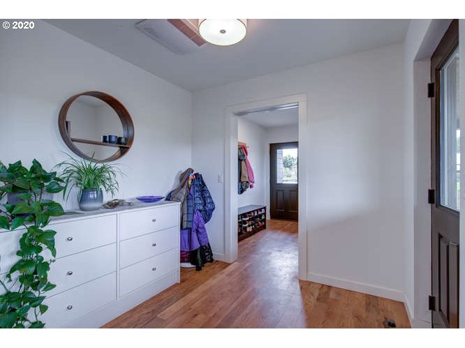 17025 Southeast Walnut Hill Road Amity, OR 97101 - Photo 3 of 31 Gallery Image 3