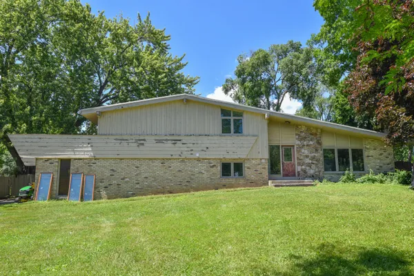 $485,000 | W154N8105 Elm Lane, Menomonee Falls, WI 53051