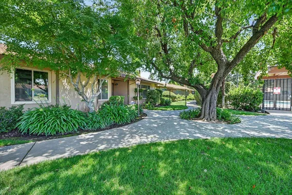 $350,000 | 1866 West Santa Ana Avenue, Unit 101, Fresno, CA 93705