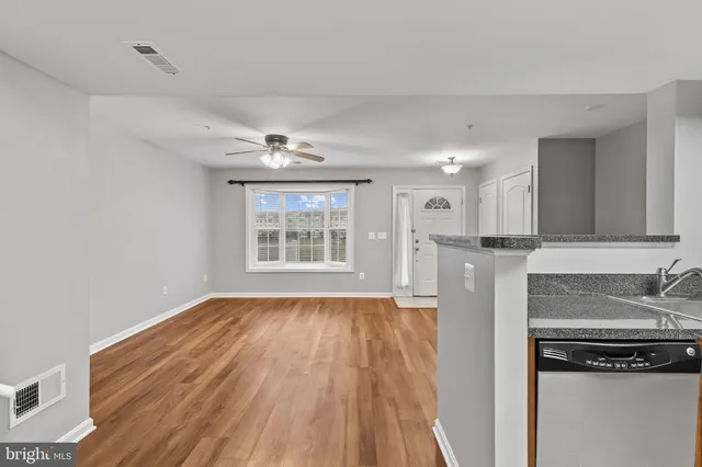 $2,700 | 1900 Lennox Drive, Unit 49, Eldersburg, MD 21784