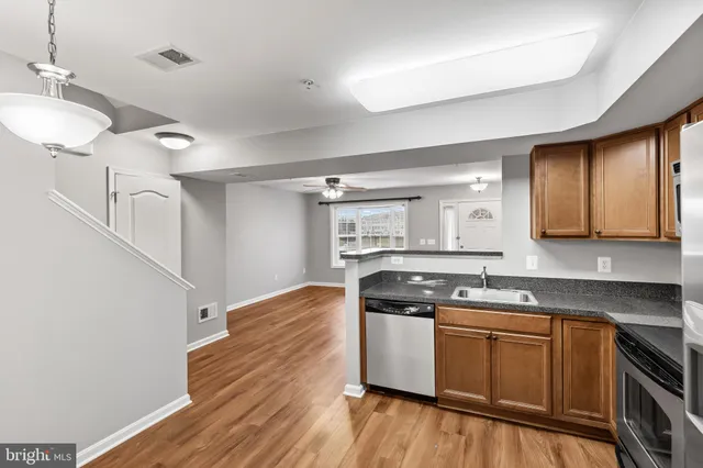 $2,700 | 1900 Lennox Drive, Unit 49, Eldersburg, MD 21784