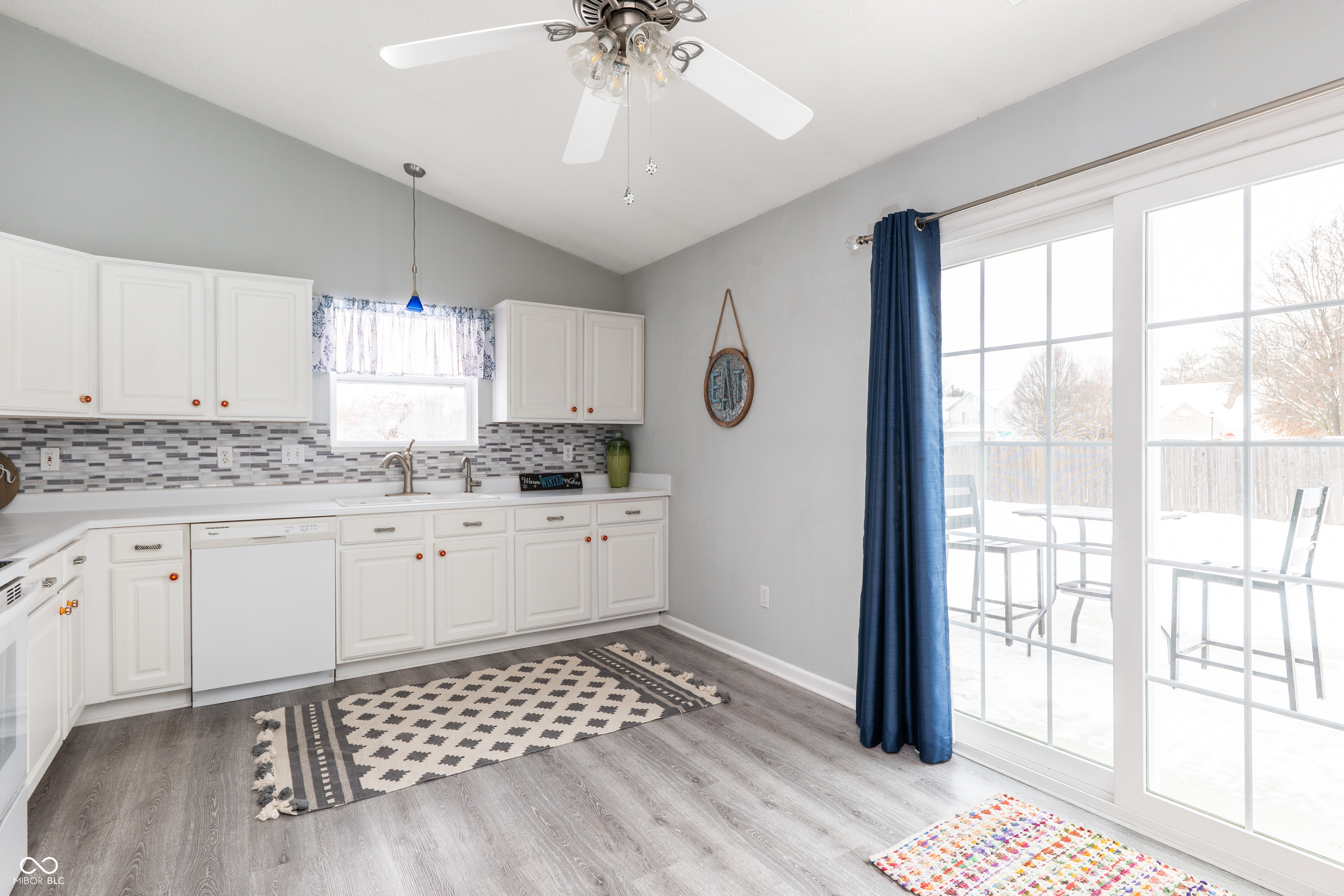 9984 Gentry Drive Fishers, IN 46038 - Photo 11 of 31