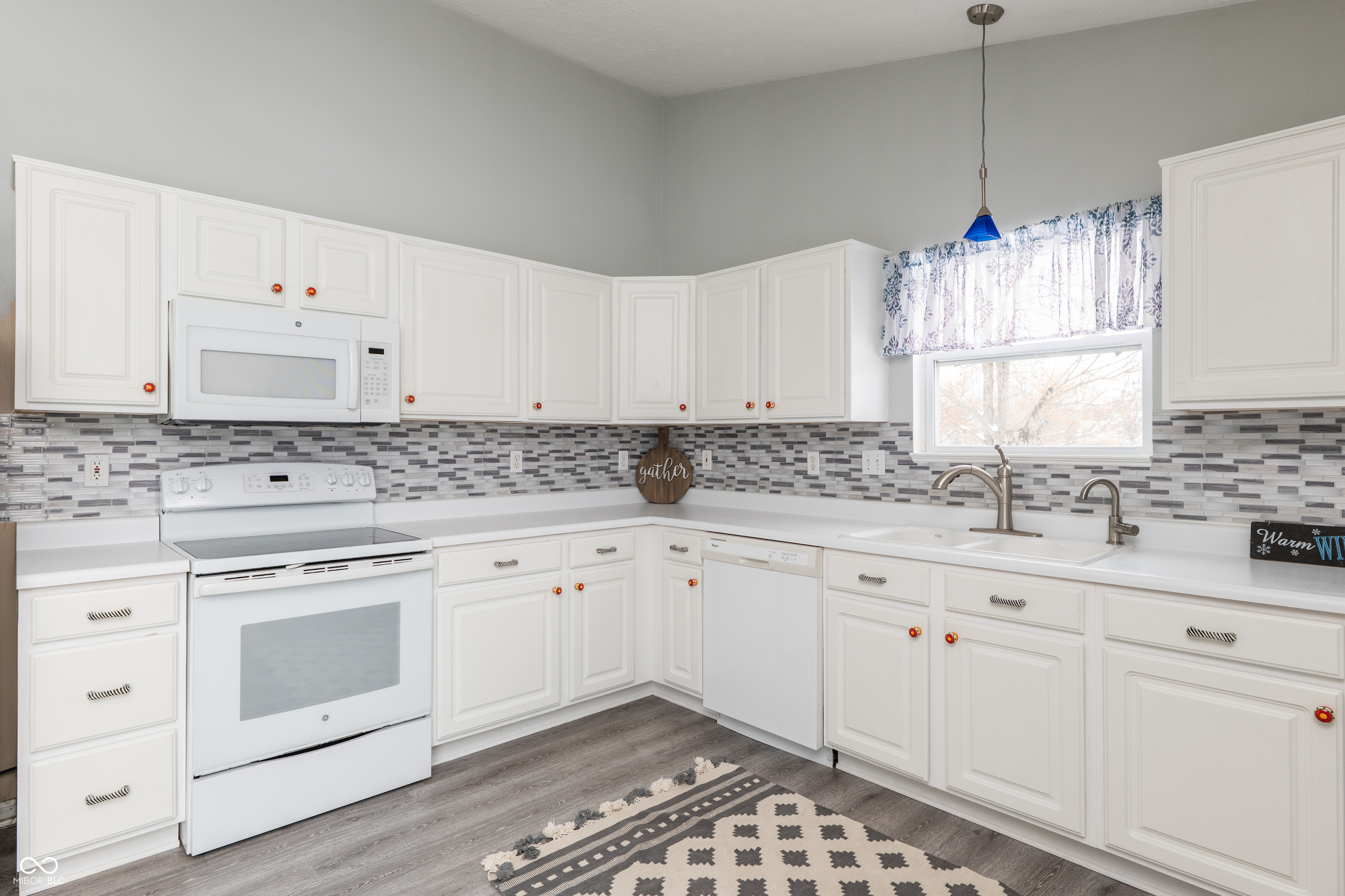 9984 Gentry Drive Fishers, IN 46038 - Photo 12 of 31