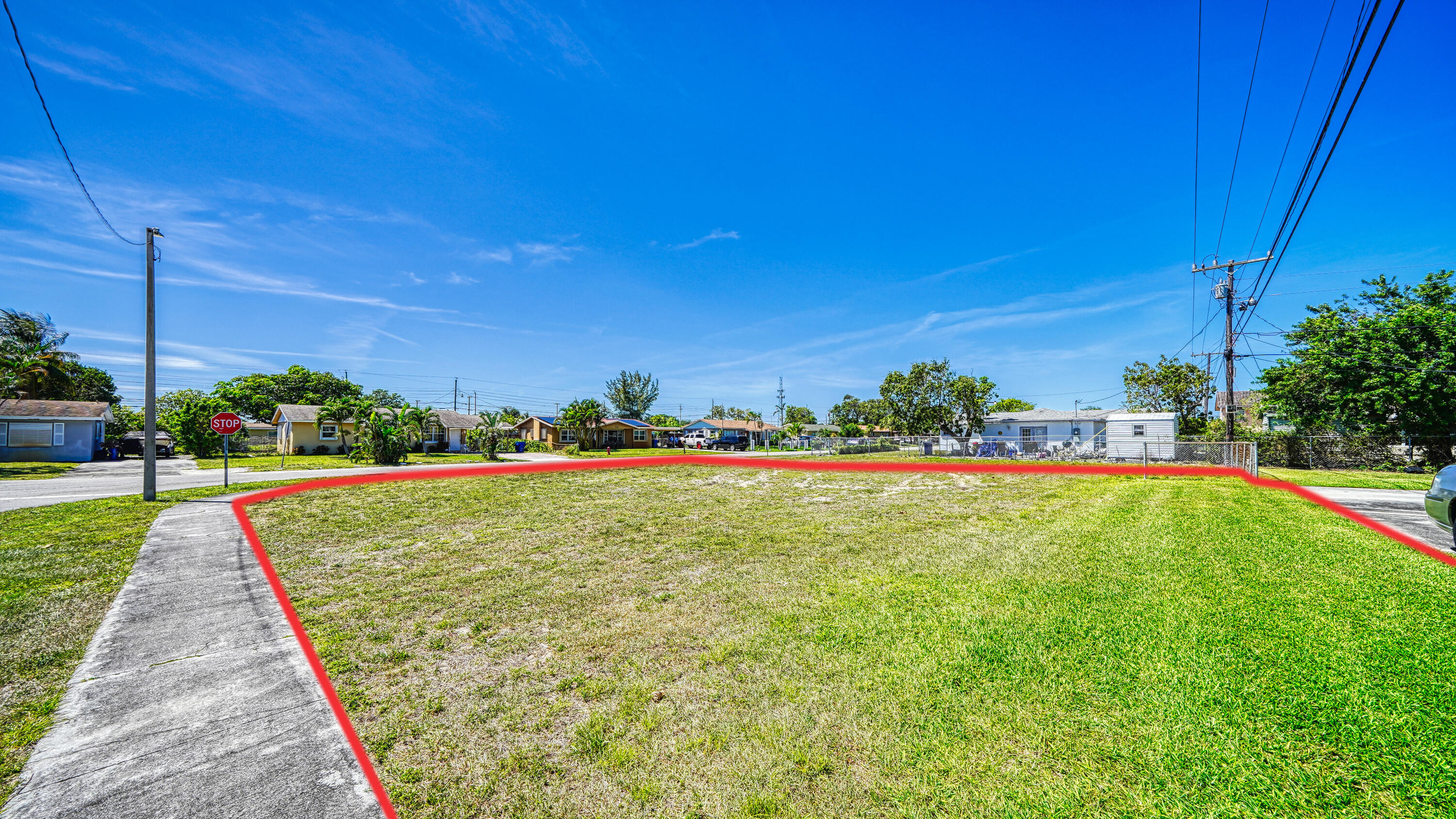 398 West 23rd Street Riviera Beach, FL 33404 - Photo 4 of 17 4