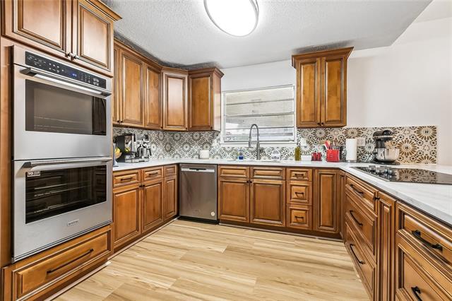 1916 Madewood Road Laplace, LA 70068 - Photo 4 of 16