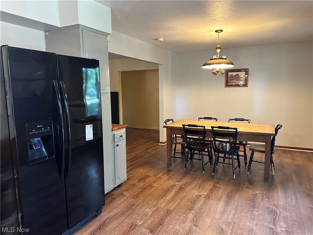 5829 North Ridge Road Madison, OH 44057 - Photo 15 of 32 Eat-in Kitchen