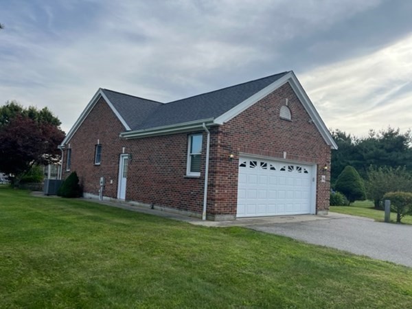 186 Spring Street Mansfield, MA 02048 - Photo 3 of 36 Gallery Image 3