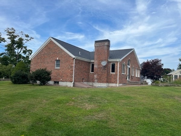 186 Spring Street Mansfield, MA 02048 - Photo 4 of 36 Gallery Image 4