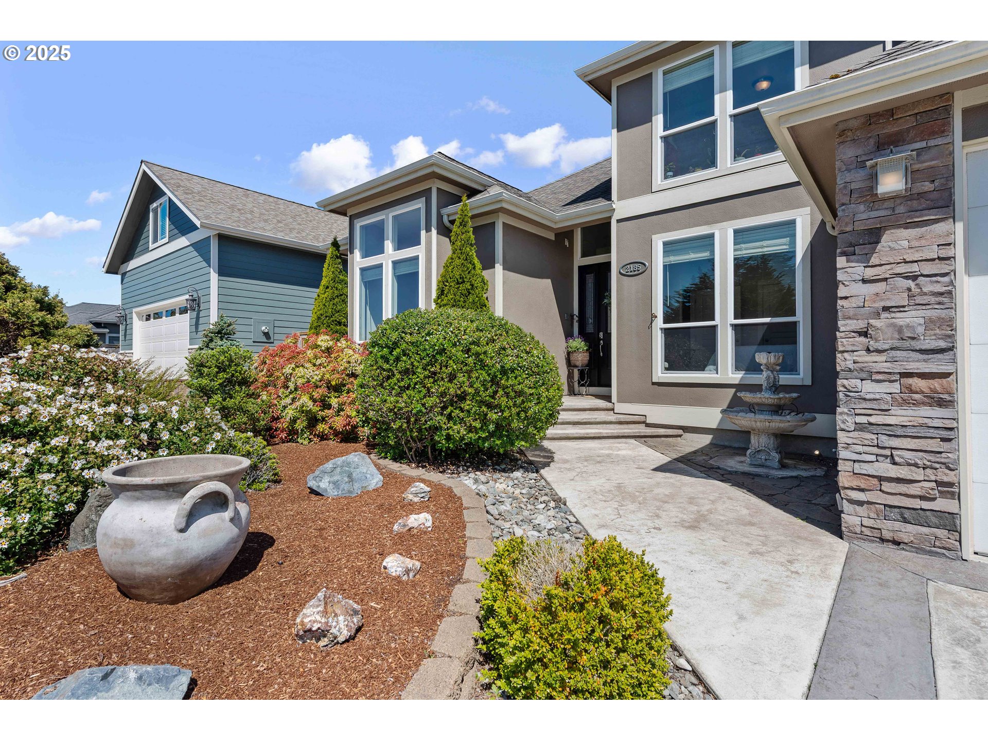 2185 Garfield Street North Bend, OR 97459 - Photo 2 of 47