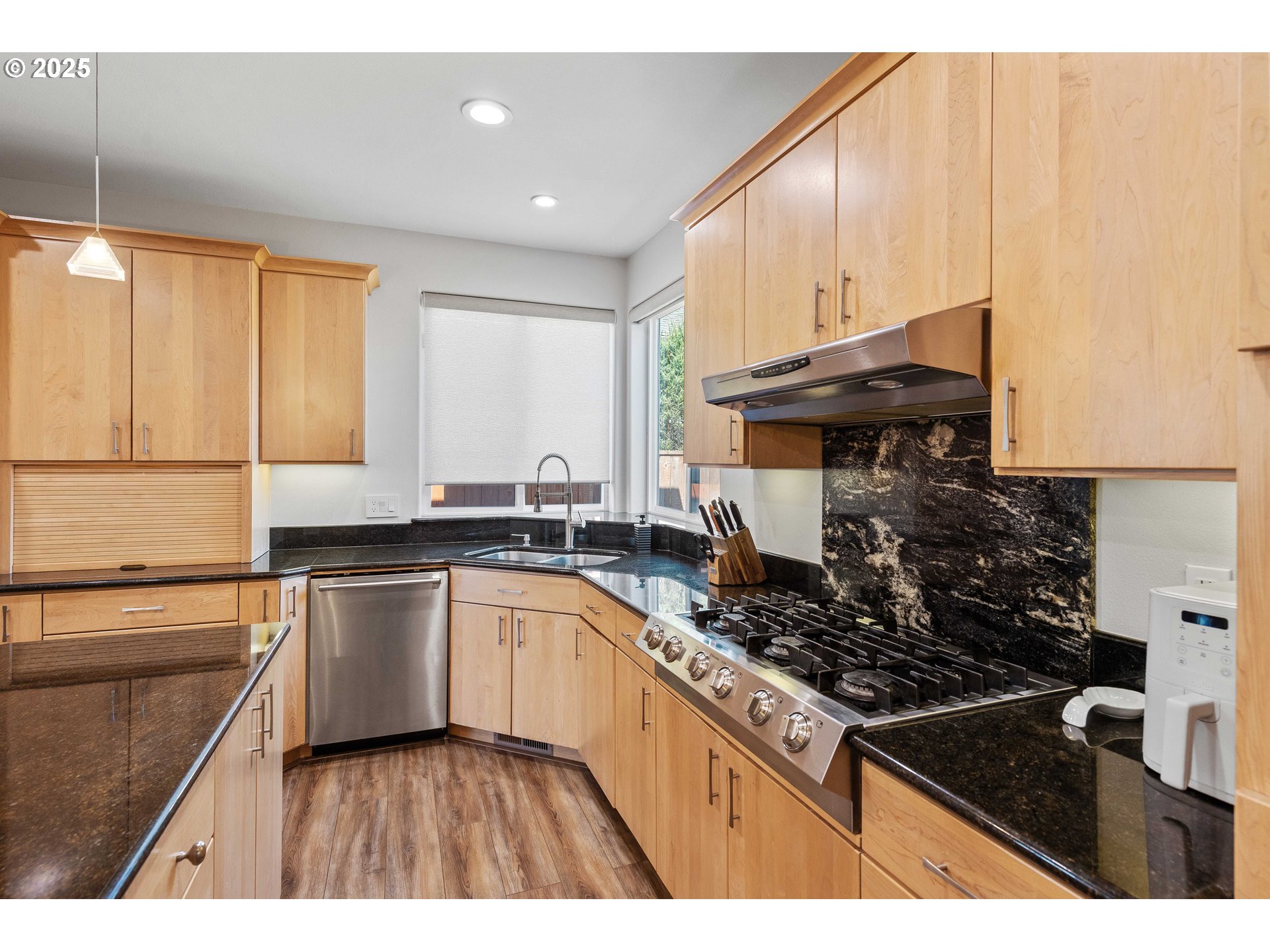 2185 Garfield Street North Bend, OR 97459 - Photo 10 of 47
