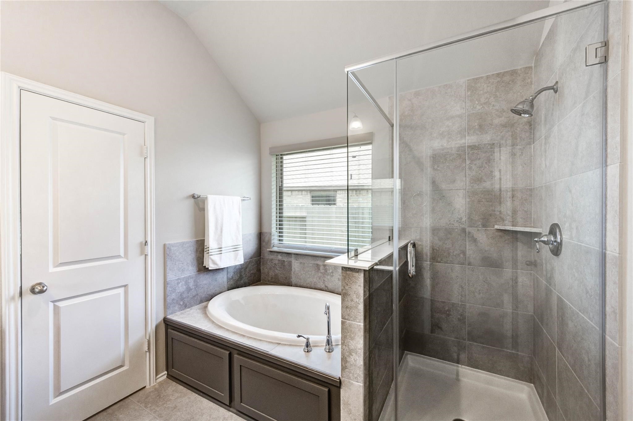 4806 Cedar Butte Lane Manvel, TX 77578 - Photo 7 of 18 Primary Bathroom (2025)