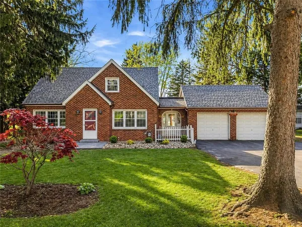 $1,950 | 1060 South Hermitage Road, Hermitage, PA 16148