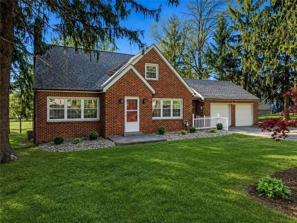 $1,950 | 1060 South Hermitage Road, Hermitage, PA 16148