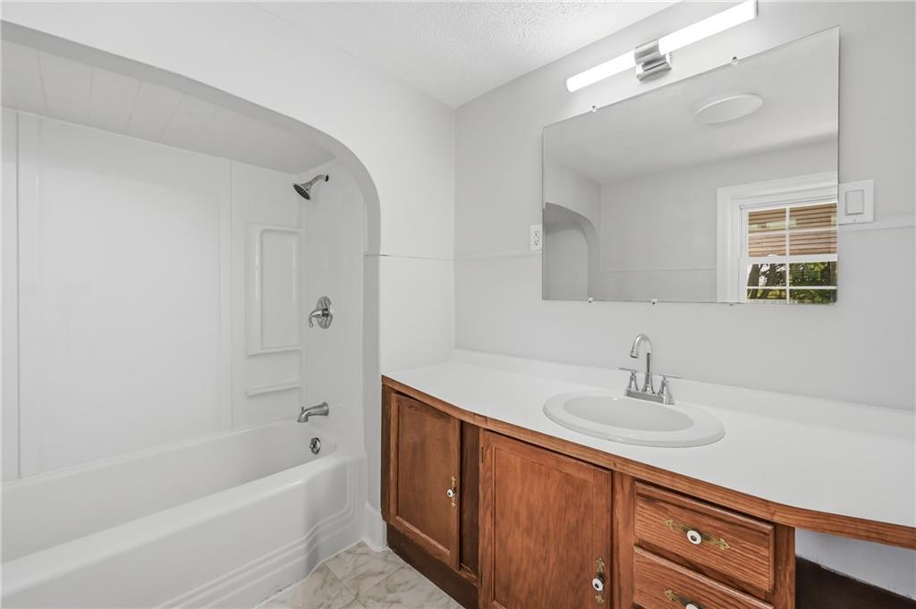 1060 South Hermitage Road Hermitage, PA 16148 - Photo 23 of 50