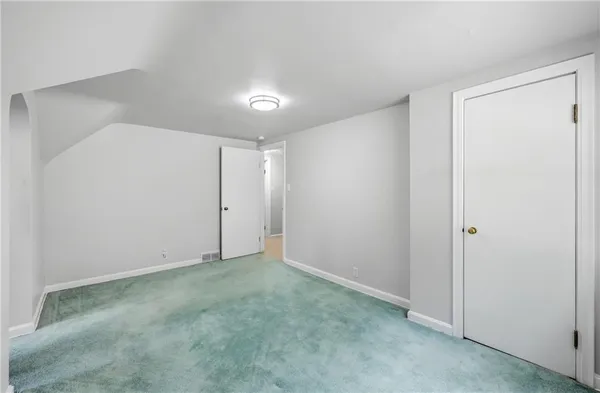 $1,950 | 1060 South Hermitage Road, Hermitage, PA 16148
