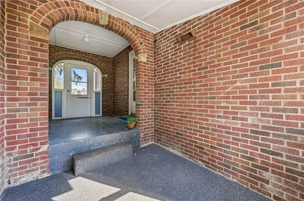 $1,950 | 1060 South Hermitage Road, Hermitage, PA 16148