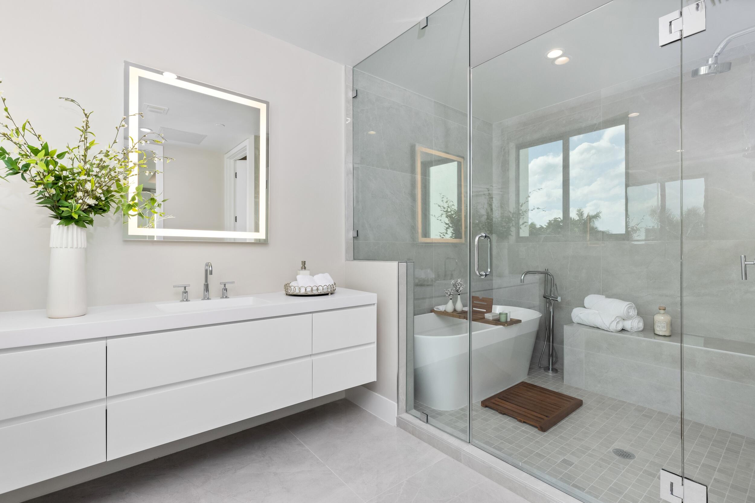 495 East Royal Palm Road, Unit 401 Boca Raton, FL 33432 - Photo 42 of 53 Guest Bath - 495 E Royal Palm Rd