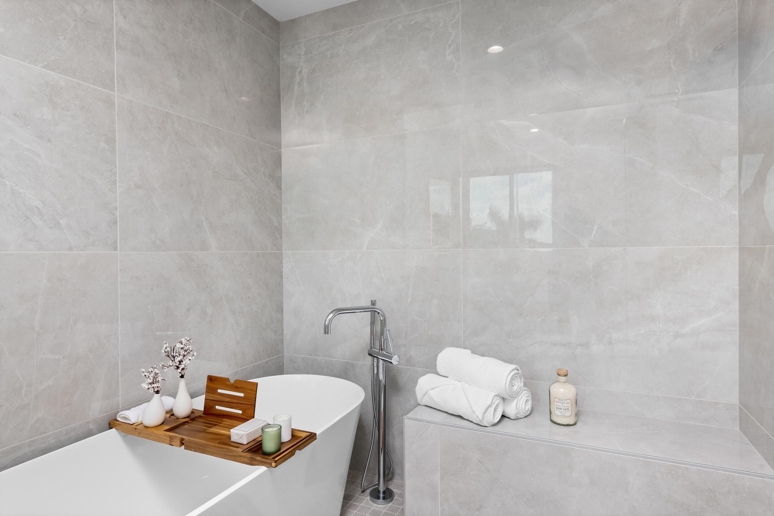 495 East Royal Palm Road, Unit 401 Boca Raton, FL 33432 - Photo 43 of 53 Guest Bath - 495 E Royal Palm Rd