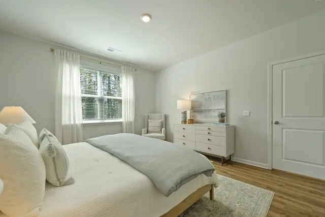 $385,900 | 1043 Forrest Crk Drive, Summerville, SC 29483