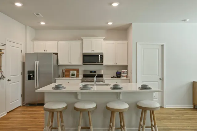 $385,900 | 1043 Forrest Crk Drive, Summerville, SC 29483