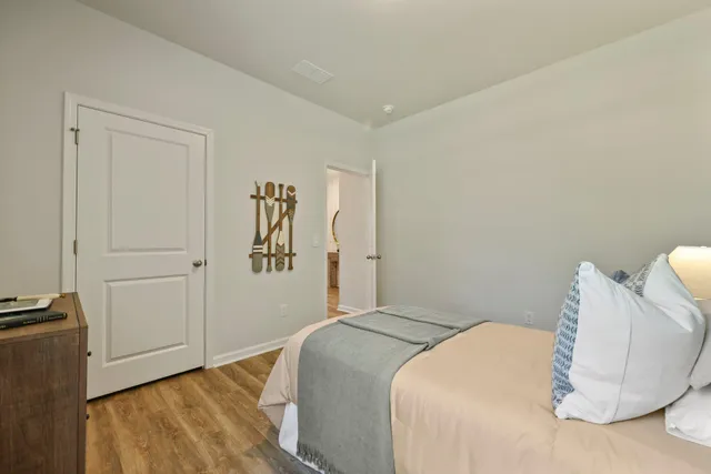 $385,900 | 1043 Forrest Crk Drive, Summerville, SC 29483