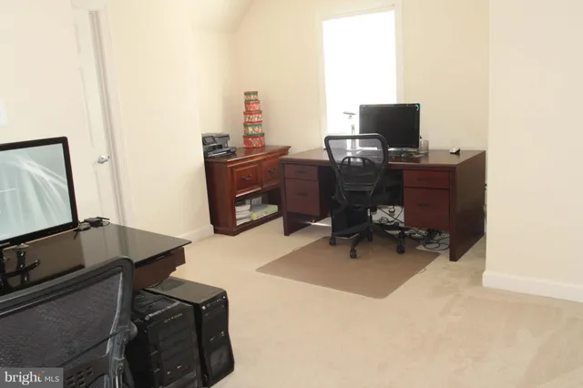 $3,050 | 623 Hurdle Mill Place, Gaithersburg, MD 20877