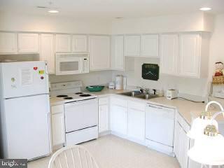 77 Riverside Court, Unit 77 Berlin, MD 21811 - Photo 2 of 6 Gallery Image 2