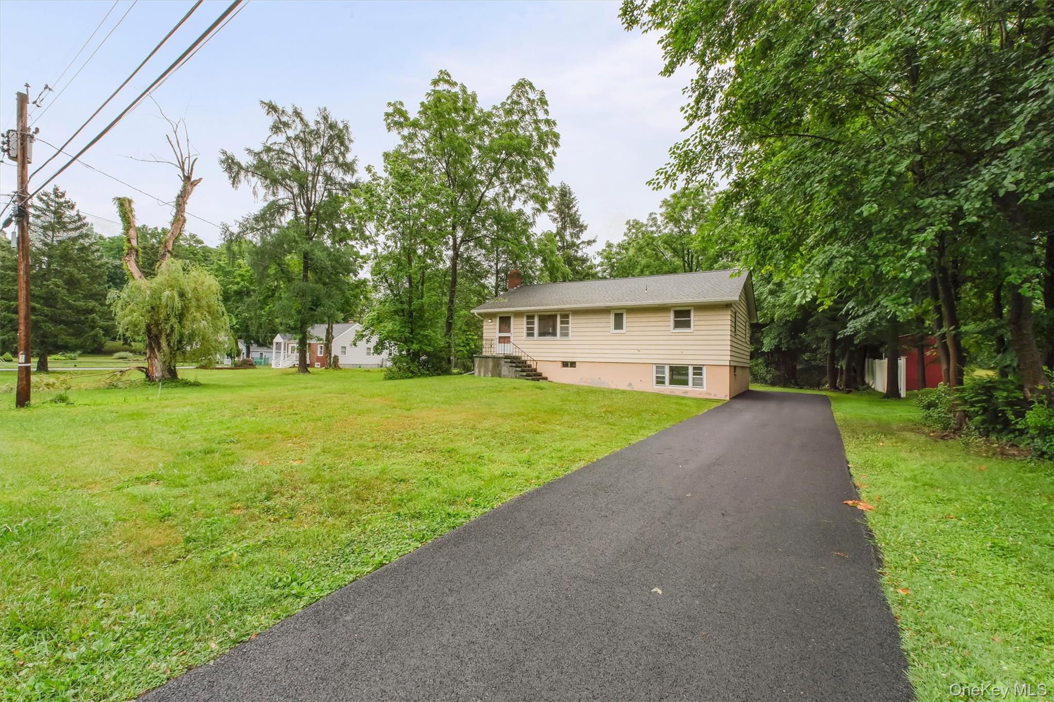 72 South Terrace Fishkill, NY 12524 - Photo 4 of 30
