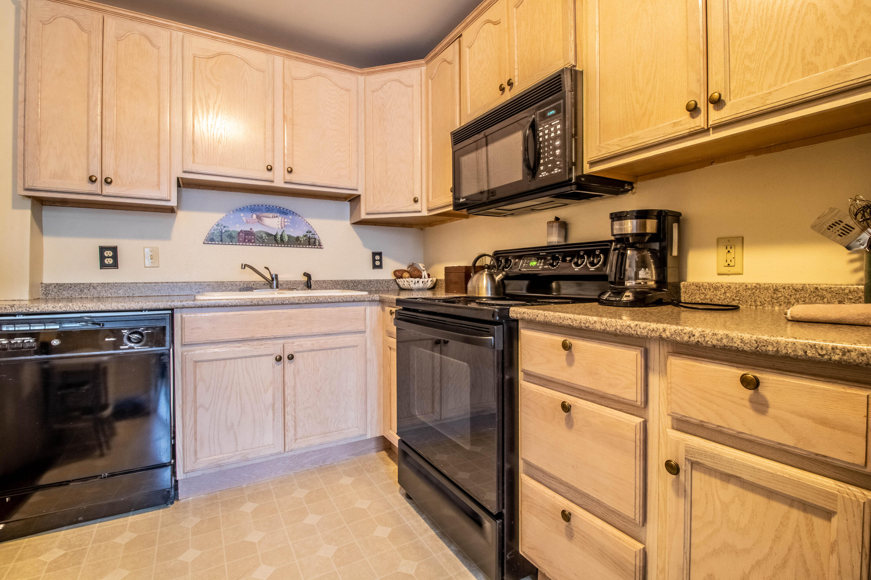 331 Main Street, Unit 4 Saco, ME 04072 - Photo 9 of 19 _MG_9708-HDR