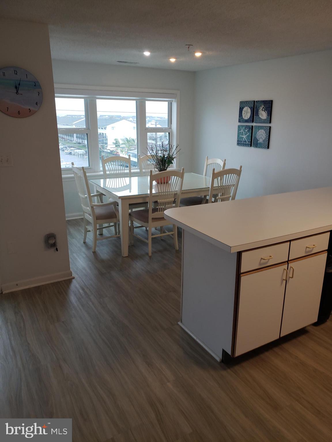 12108 Coastal Highway, Unit 404 Ocean City, MD 21842 - Photo 17 of 31 Kitchen / Dining room