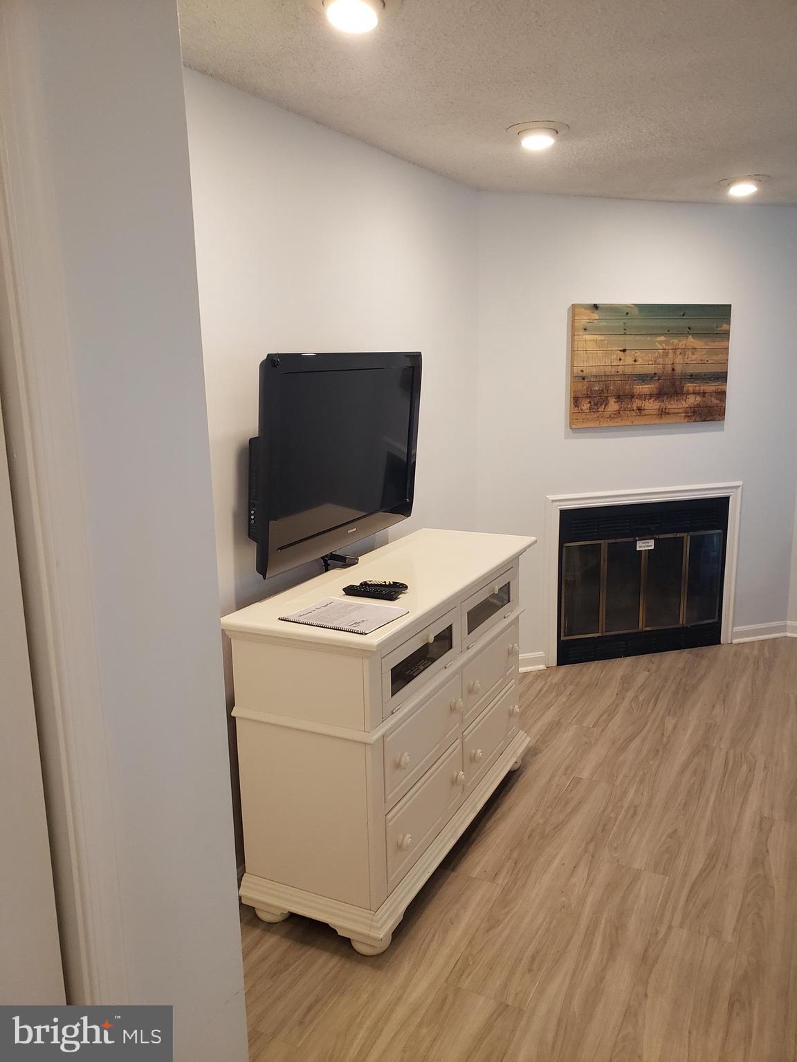 12108 Coastal Highway, Unit 404 Ocean City, MD 21842 - Photo 6 of 31 living room