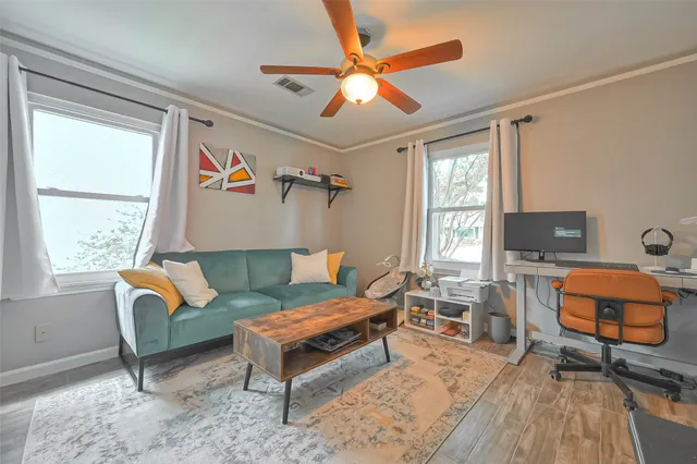 $3,300 | 2210 Saxon Drive, Houston, TX 77018