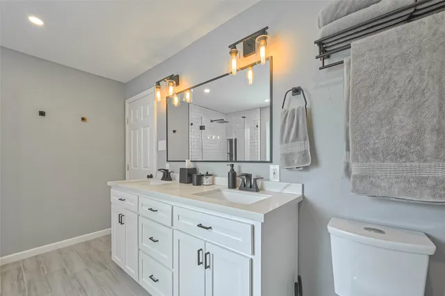 $3,300 | 2210 Saxon Drive, Houston, TX 77018