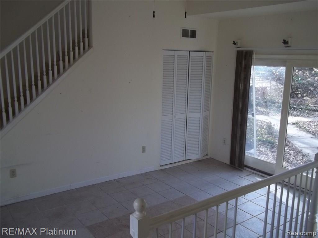 3360 Chilson Road Howell, MI 48843 - Photo 8 of 22 111_7566.JPG