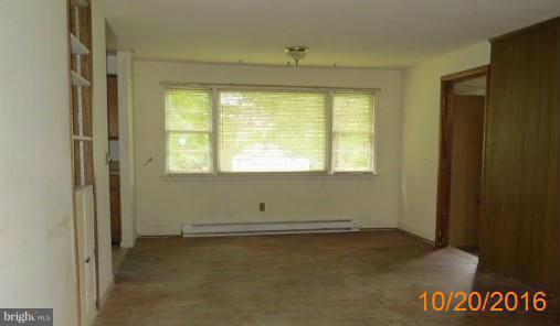 18138 South Merrimac Road Culpeper, VA 22701 - Photo 3 of 10 Living Room