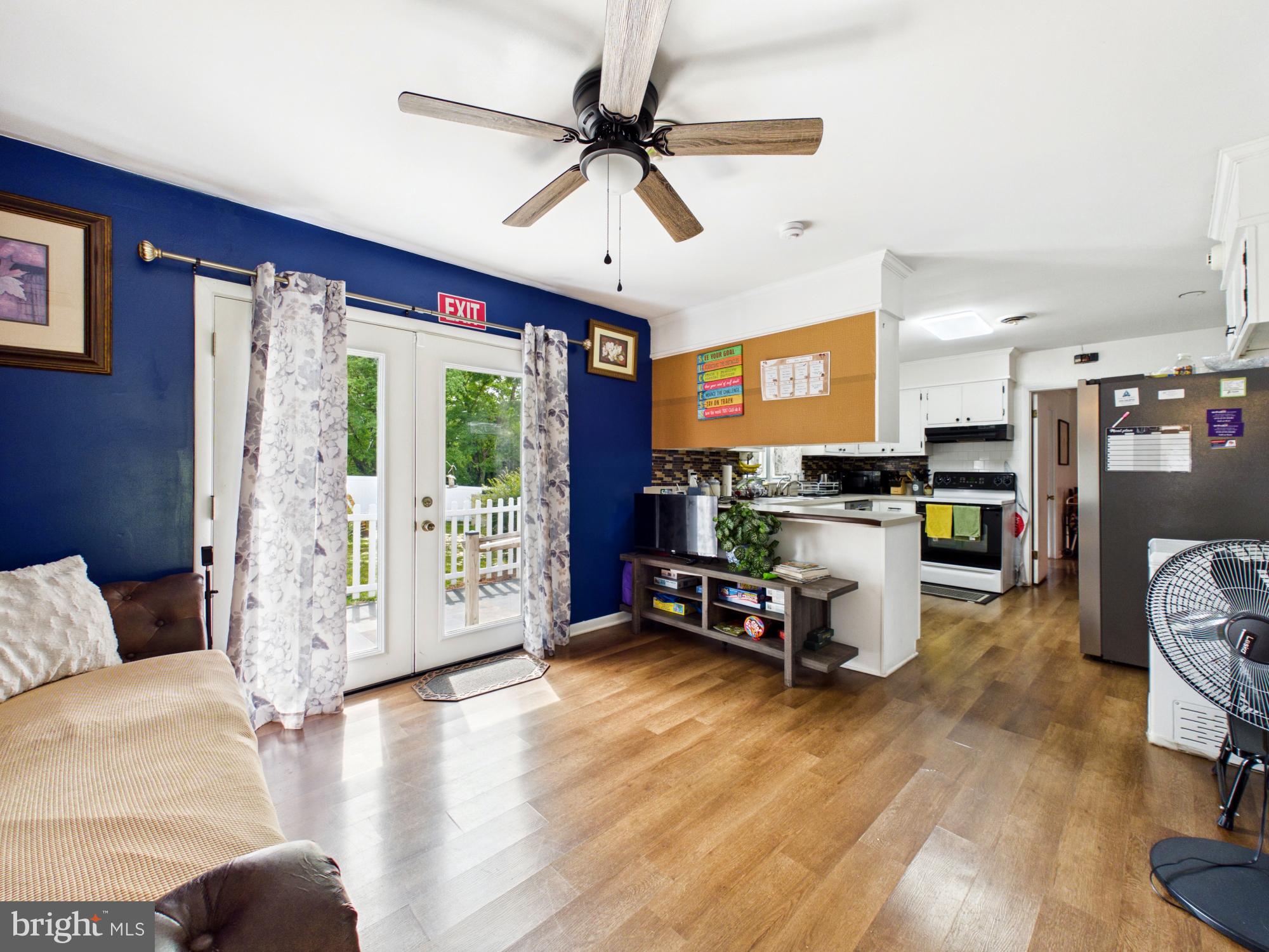 503 Gunby Road Salisbury, MD 21804 - Photo 16 of 36 Bright and inviting open space.