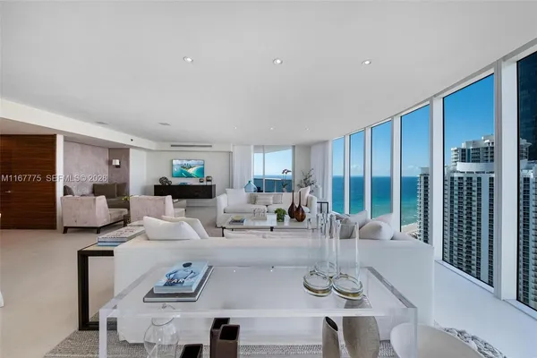 $18,700 | 18911 Collins Avenue, Unit 2705, Sunny Isles Beach, FL 33160