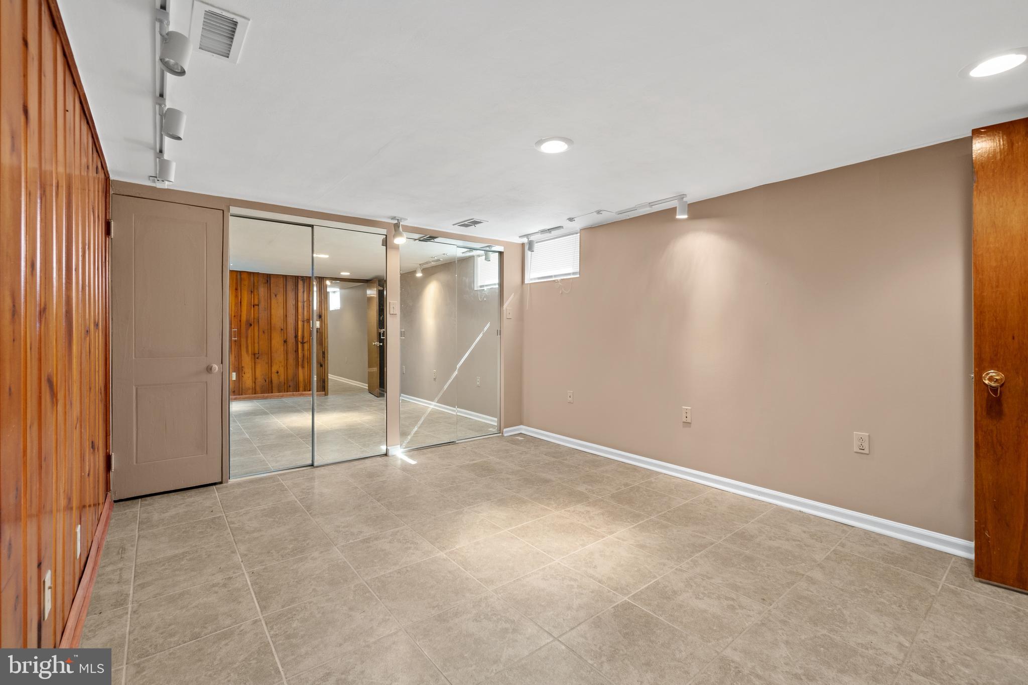 1906 Reuter Road Lutherville-Timonium, MD 21093 - Photo 38 of 45 Gallery Image 38