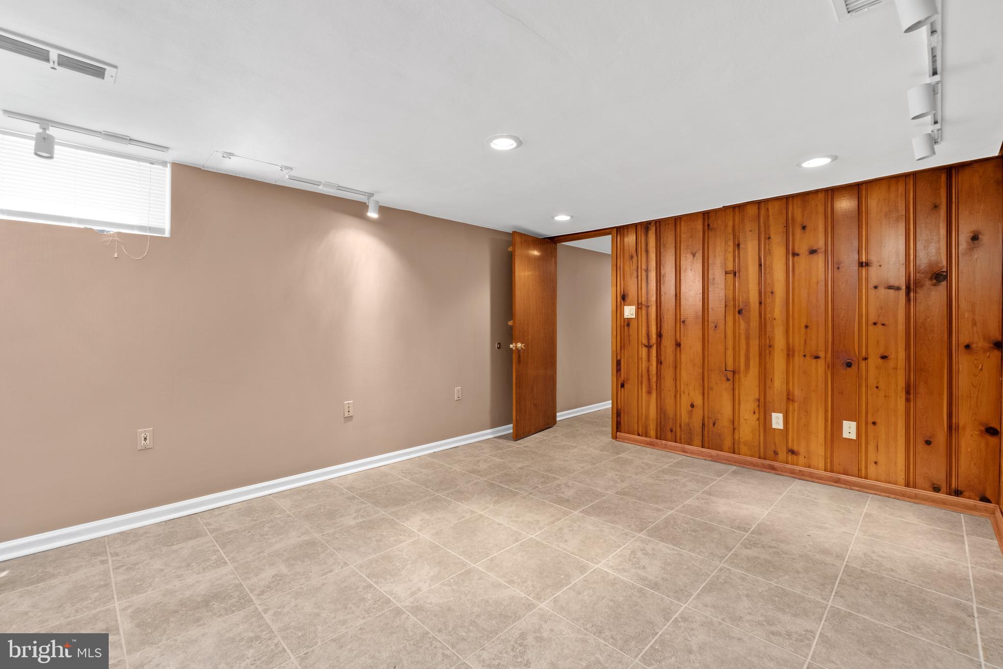 1906 Reuter Road Lutherville-Timonium, MD 21093 - Photo 39 of 45 Gallery Image 39
