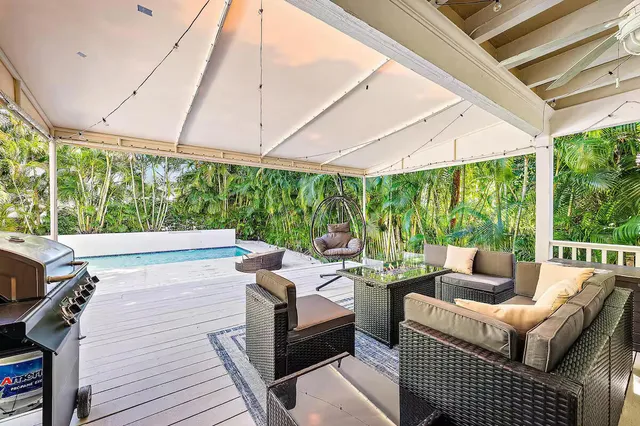 a view of sitting area and garden