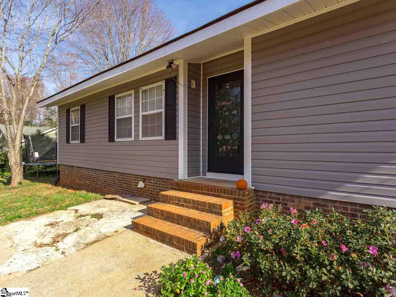 114 Hammett Store Road Lyman, SC 29365 - Photo 4 of 23