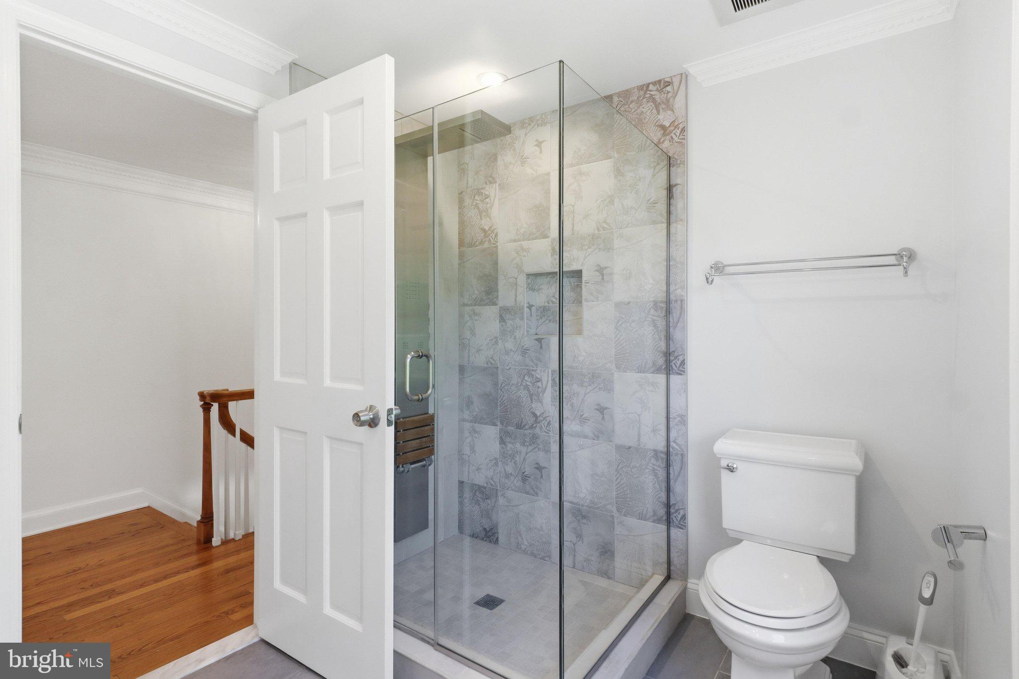 6012 Overlea Road Bethesda, MD 20816 - Photo 35 of 52 2nd Floor Guest Bathroom