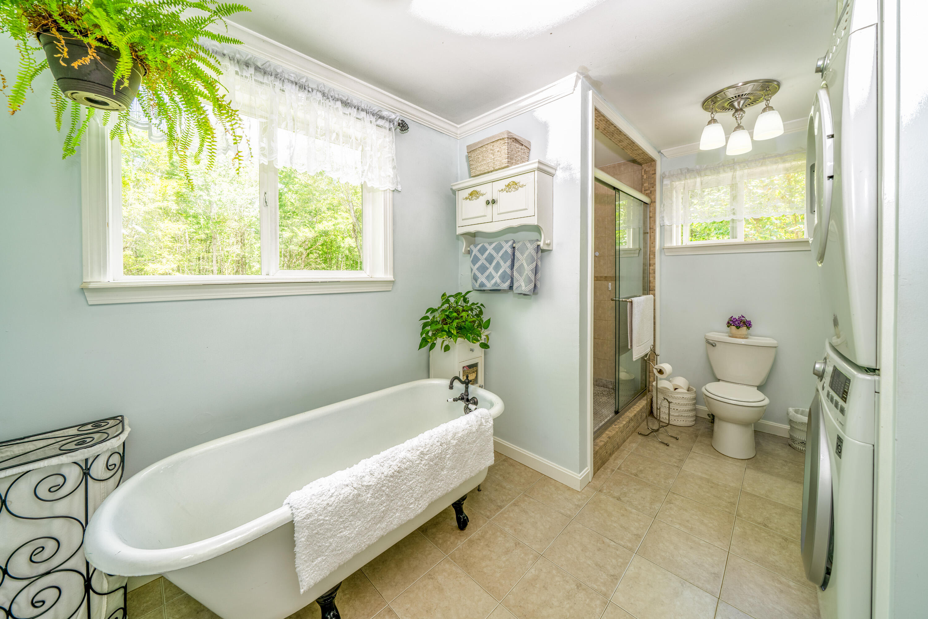105 Perry Greene Hill Road Waldoboro, ME 04572 - Photo 17 of 61 1st floor full bathroom