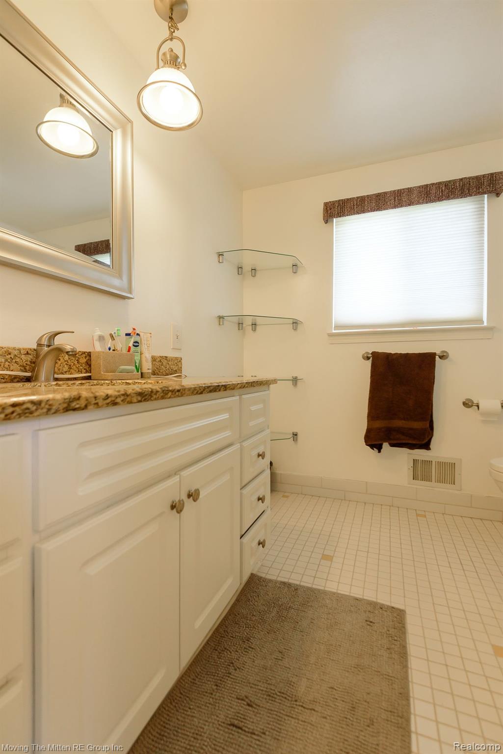 45090 Rudgate Road Canton, MI 48188 - Photo 22 of 41 Gallery Image 22