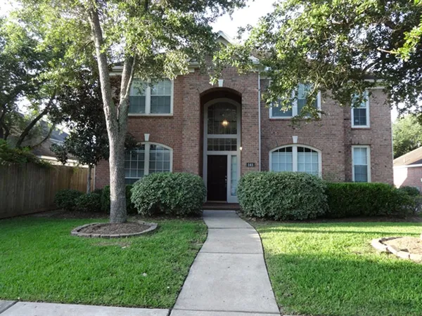 $3,150 | 141 South Laguna Pointe Drive, League City, TX 77573
