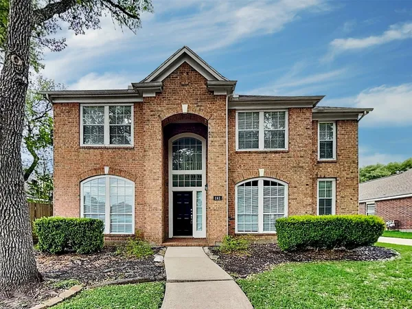 $3,150 | 141 South Laguna Pointe Drive, League City, TX 77573