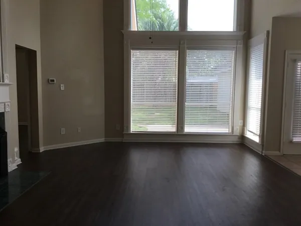 $3,150 | 141 South Laguna Pointe Drive, League City, TX 77573